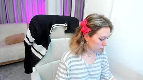 Snapshot of lucia_copper chatting on 27, 10, 2025 lucia_copper online show from 27, 10, 2025