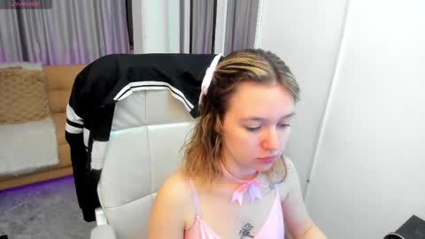 Snapshot of lucia_copper chatting on 12, 11, 2025 lucia_copper online show from 12, 11, 2025