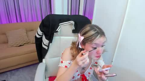 Snapshot of lucia_copper chatting on 17, 11, 2025 lucia_copper online show from 17, 11, 2025