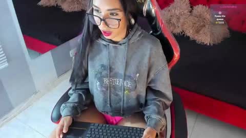 Snapshot of lucia_oregon chatting on 21, 9, 2025 L U C I A online show from 21, 9, 2025