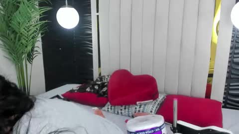 Lucia Vonne online show from 11, 1, 2025