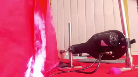 Lucia Vonne online show from 28, 2, 2025