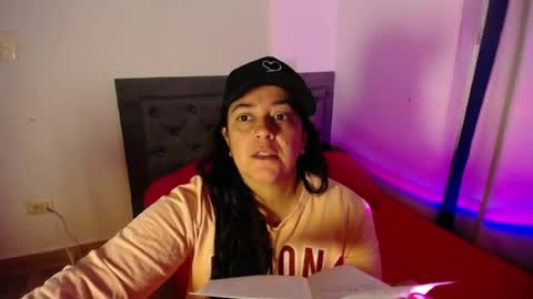 Lucia Vonne online show from 22, 4, 2026