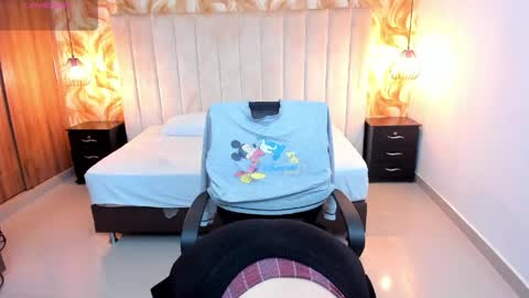 Lucia Vonne online show from 6, 5, 2026