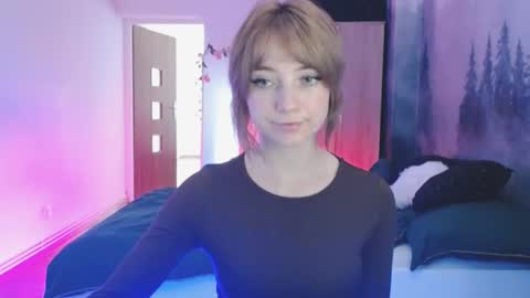 Snapshot of luciacam20 chatting on 5, 12, 2024 Lucy online show from 5, 12, 2024