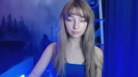 Snapshot of luciacam20 chatting on 15, 12, 2024 Lucy online show from 15, 12, 2024