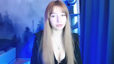 Snapshot of luciacam20 chatting on 8, 1, 2025 Lucy online show from 8, 1, 2025
