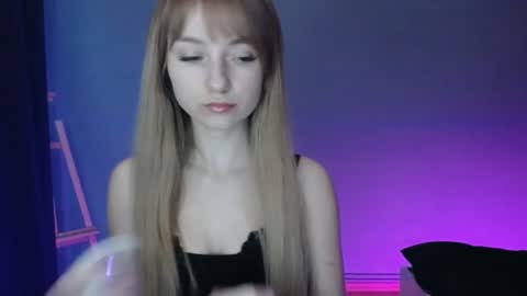Snapshot of luciacam20 chatting on 1, 2, 2025 Lucy online show from 1, 2, 2025