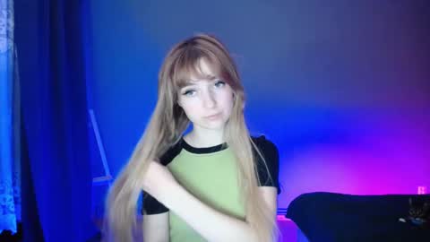 Snapshot of luciacam20 chatting on 19, 2, 2025 Lucy online show from 19, 2, 2025