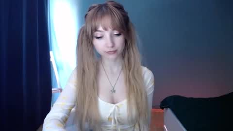 Snapshot of luciacam20 chatting on 21, 2, 2025 Lucy online show from 21, 2, 2025