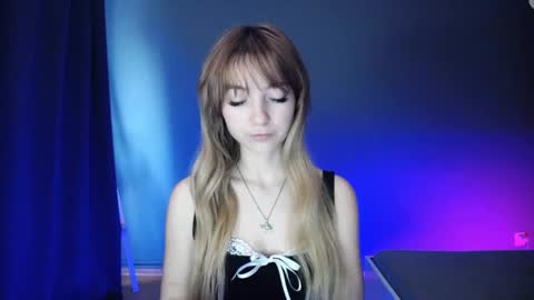 Snapshot of luciacam20 chatting on 28, 2, 2025 Lucy online show from 28, 2, 2025
