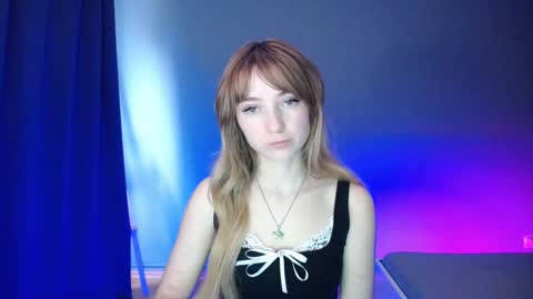 Snapshot of luciacam20 chatting on 28, 2, 2025 Lucy online show from 28, 2, 2025