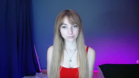 Snapshot of luciacam20 chatting on 2, 3, 2025 Lucy online show from 2, 3, 2025