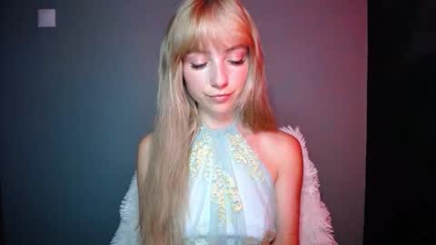 Snapshot of luciacam20 chatting on 9, 9, 2025 Lucy online show from 9, 9, 2025