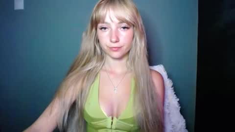 Snapshot of luciacam20 chatting on 9, 9, 2025 Lucy online show from 9, 9, 2025