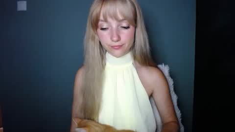 Snapshot of luciacam20 chatting on 10, 9, 2025 Lucy online show from 10, 9, 2025