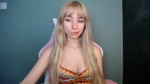 Snapshot of luciacam20 chatting on 11, 4, 2026 Lucy online show from 11, 4, 2026