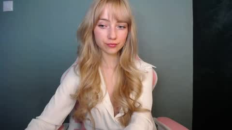 Snapshot of luciacam20 chatting on 13, 4, 2026 Lucy online show from 13, 4, 2026