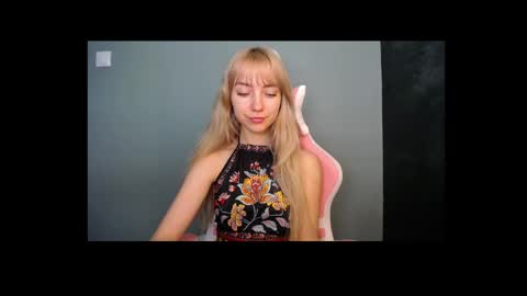 Snapshot of luciacam20 chatting on 29, 4, 2026 Lucy online show from 29, 4, 2026