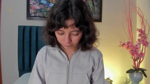 Snapshot of luciaferrero chatting on 1, 10, 2025 LuciaFerrero online show from 1, 10, 2025