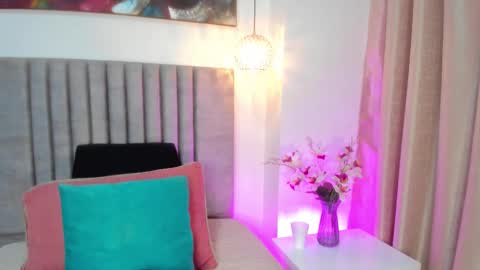 Snapshot of luciaferrero chatting on 10, 10, 2025 LuciaFerrero online show from 10, 10, 2025