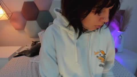 Snapshot of luciaferrero chatting on 12, 10, 2025 LuciaFerrero online show from 12, 10, 2025