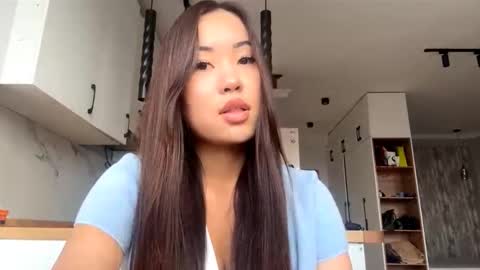 Snapshot of lucialostroh chatting on 22, 10, 2025 Kira online show from 22, 10, 2025