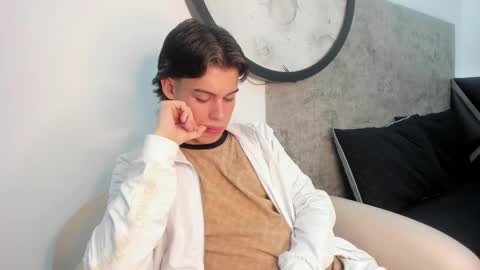 lucian_greyy online show from 2, 10, 2025