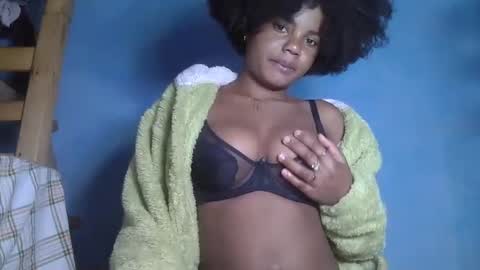 Snapshot of luciana012 chatting on 23, 9, 2025 luciana012 online show from 23, 9, 2025