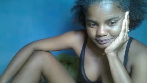 Snapshot of luciana012 chatting on 24, 9, 2025 luciana012 online show from 24, 9, 2025