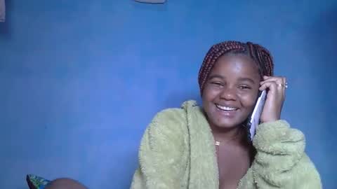 Snapshot of luciana012 chatting on 2, 10, 2025 luciana012 online show from 2, 10, 2025