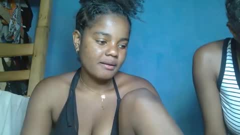 Snapshot of luciana012 chatting on 12, 10, 2025 luciana012 online show from 12, 10, 2025