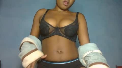 Snapshot of luciana012 chatting on 16, 10, 2025 luciana012 online show from 16, 10, 2025