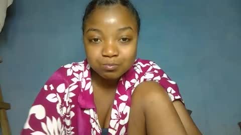 Snapshot of luciana012 chatting on 2, 11, 2025 luciana012 online show from 2, 11, 2025