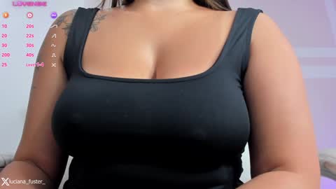 Snapshot of luciana_fuster18 chatting on 10, 1, 2025 Luciana online show from 10, 1, 2025