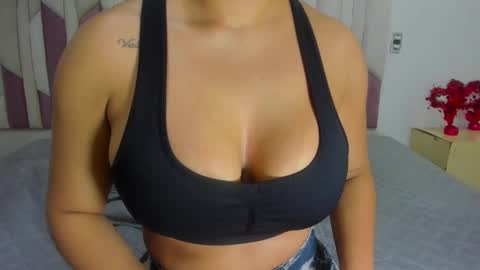 Snapshot of luciana_jam_ chatting on 8, 3, 2025 instagram luciana417  online show from 8, 3, 2025