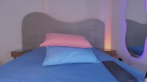 instagram luciana417  online show from 17, 12, 2025