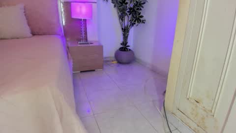 Snapshot of luciana_portec_ chatting on 7, 1, 2026 luciana portec online show from 7, 1, 2026