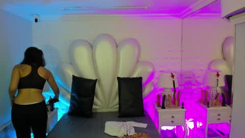    online show from 16, 12, 2024