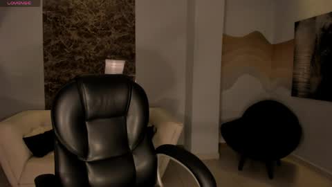 Lucie Martin online show from 12, 5, 2026