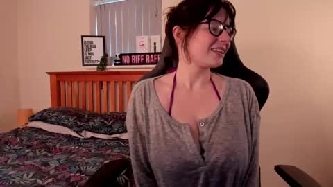 Snapshot of luciewintersuk chatting on 30, 1, 2025 Lucie Winters online show from 30, 1, 2025