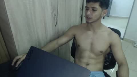 Snapshot of lucifferr_ chatting on 8, 3, 2025 leonel online show from 8, 3, 2025