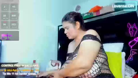 Snapshot of lucihornymilf chatting on 16, 3, 2026 lucihornymilf online show from 16, 3, 2026