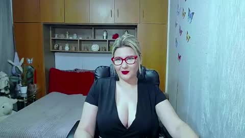 Lucille Fenly online show from 18, 3, 2026