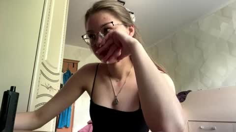 Snapshot of lucindascercy chatting on 15, 6, 2026 Maya online show from 15, 6, 2026