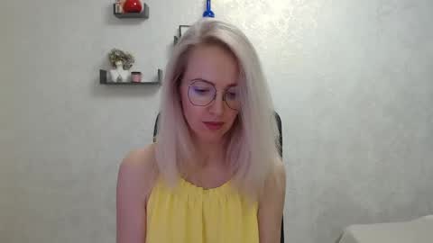 Arina online show from 5, 3, 2025