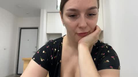 lucky_foryou_baby online show from 16, 1, 2026