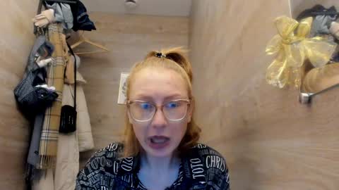 lucky_licky20 online show from 16, 12, 2024