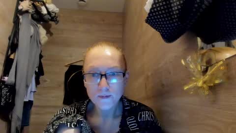 lucky_licky20 online show from 27, 12, 2024