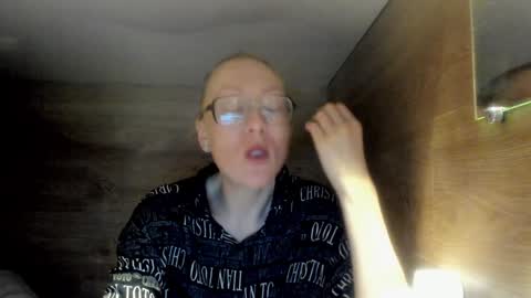 lucky_licky20 online show from 11, 1, 2025